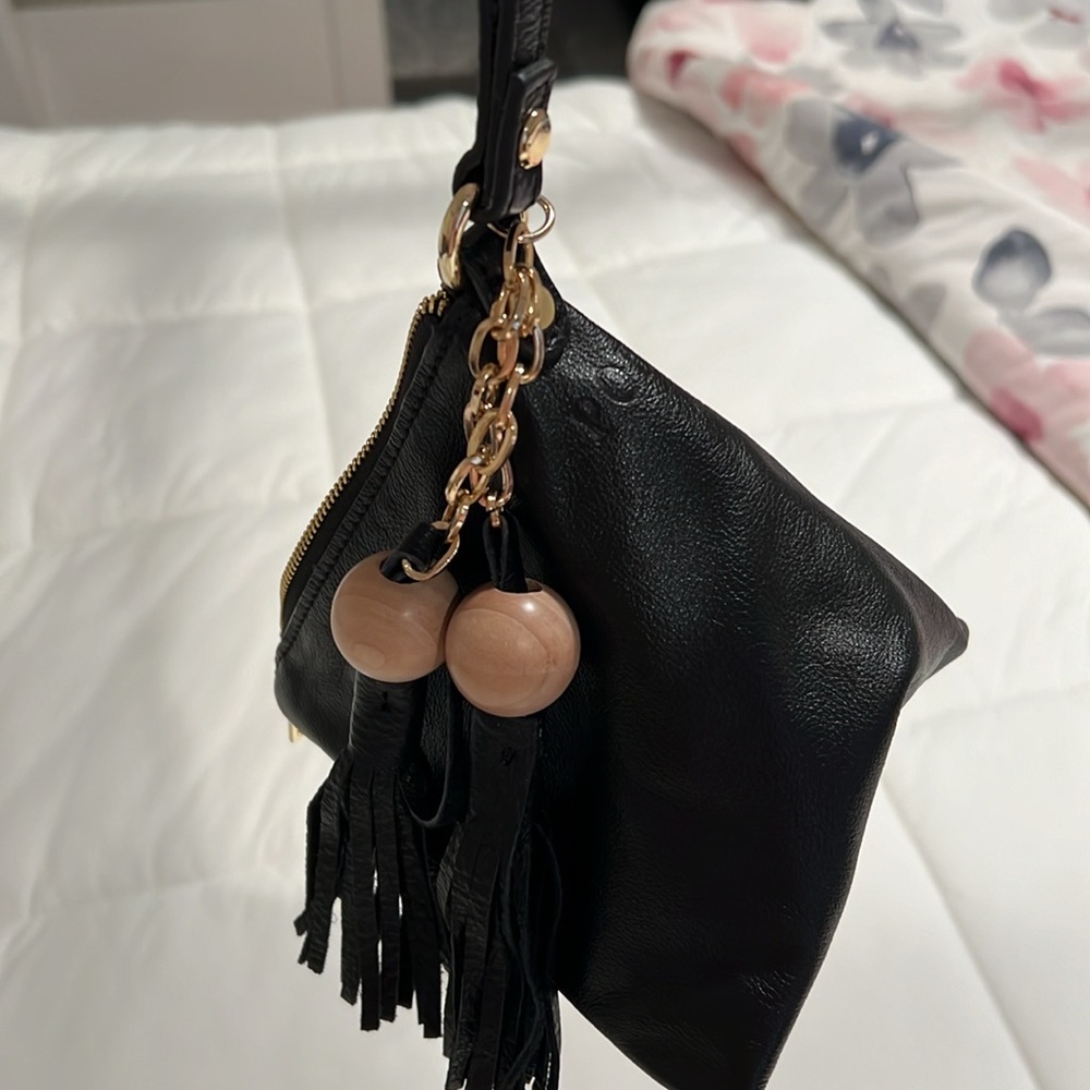 Adorable Triangular Wristlet - Picture 3 of 6
